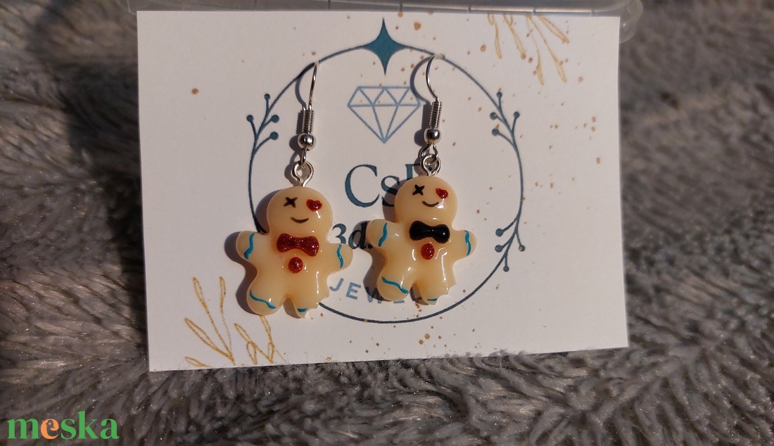 Névre szóló, kézzel készült Mézis ajándékok, szeretettel összeállítva, díszcsomagolásban - ékszer - fülbevaló - lógó fülbevaló - Meska.hu