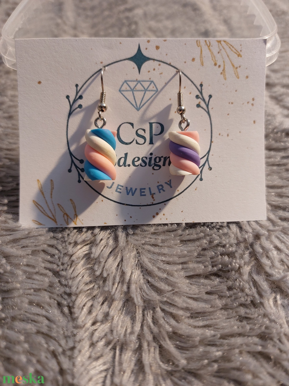 Cukorka hatású lógó asszimetrikus fülbevaló � antiallergén - ékszer - fülbevaló - lógó fülbevaló - Meska.hu