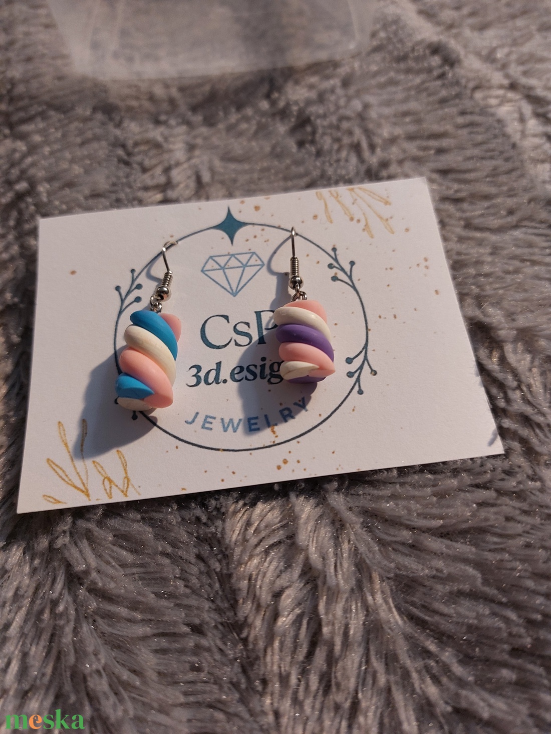 Cukorka hatású lógó asszimetrikus fülbevaló � antiallergén - ékszer - fülbevaló - lógó fülbevaló - Meska.hu