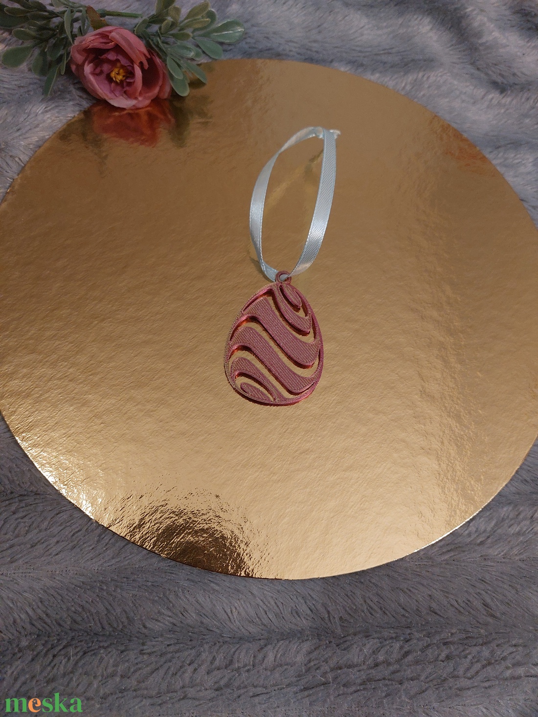 Színjátszó húsvéti tojás dísz � rózsaszín-arany dekoráció szalaggal - otthon & életmód - dekoráció - húsvéti asztaldíszek - Meska.hu