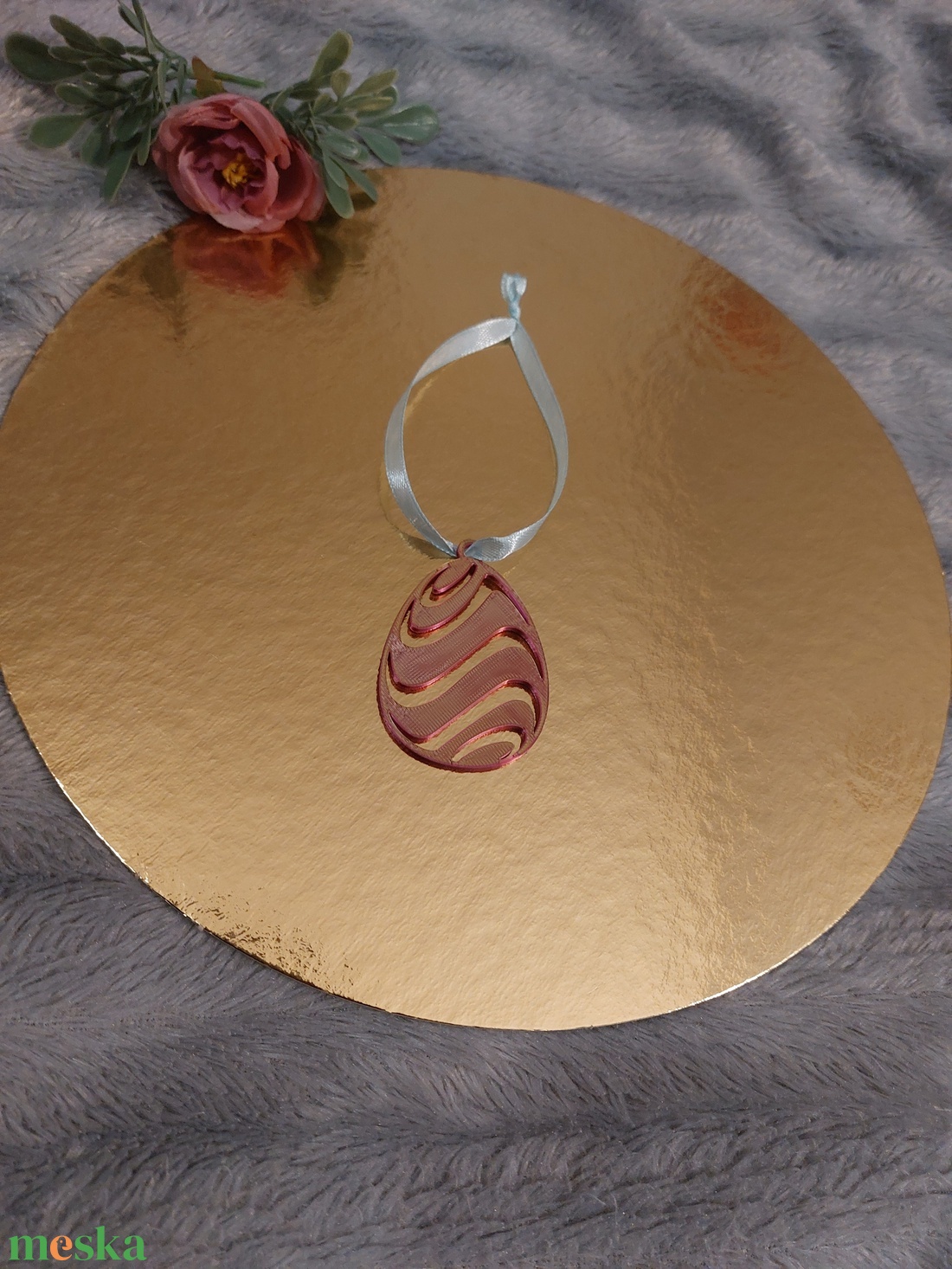 Színjátszó húsvéti tojás dísz � rózsaszín-arany dekoráció szalaggal - otthon & életmód - dekoráció - húsvéti asztaldíszek - Meska.hu