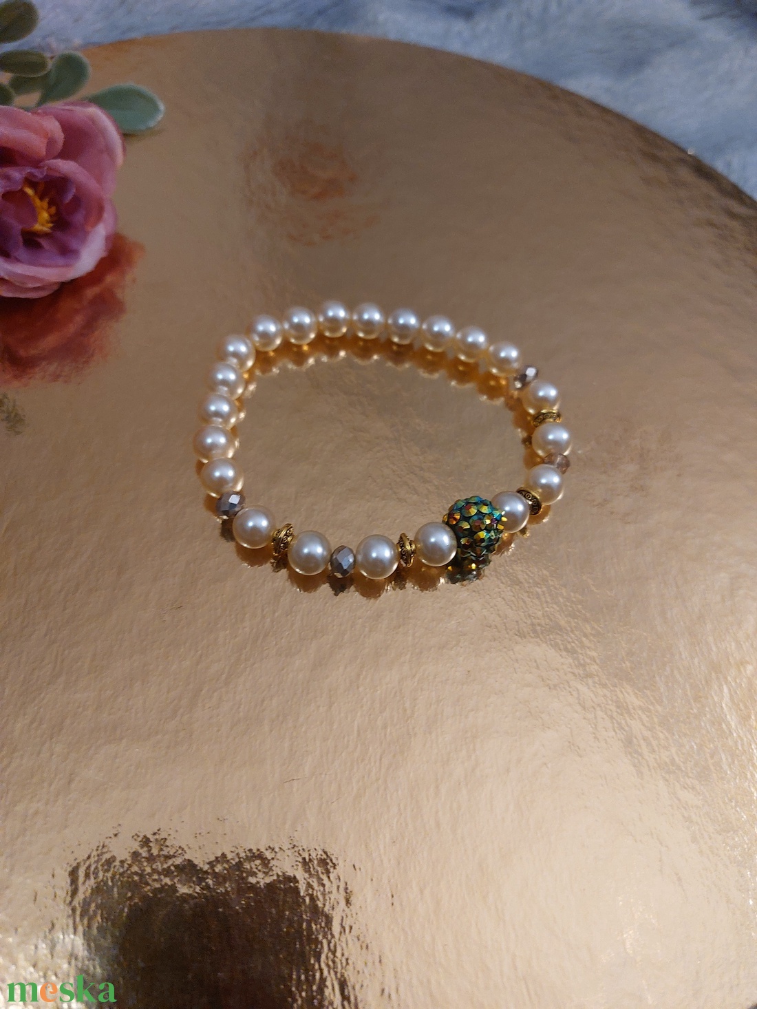 Elegáns Shambala AB fekete-arany színjátszó gyöngyös karkötő,  rugalmas  - ékszer - karkötő - gyöngyös karkötő - Meska.hu