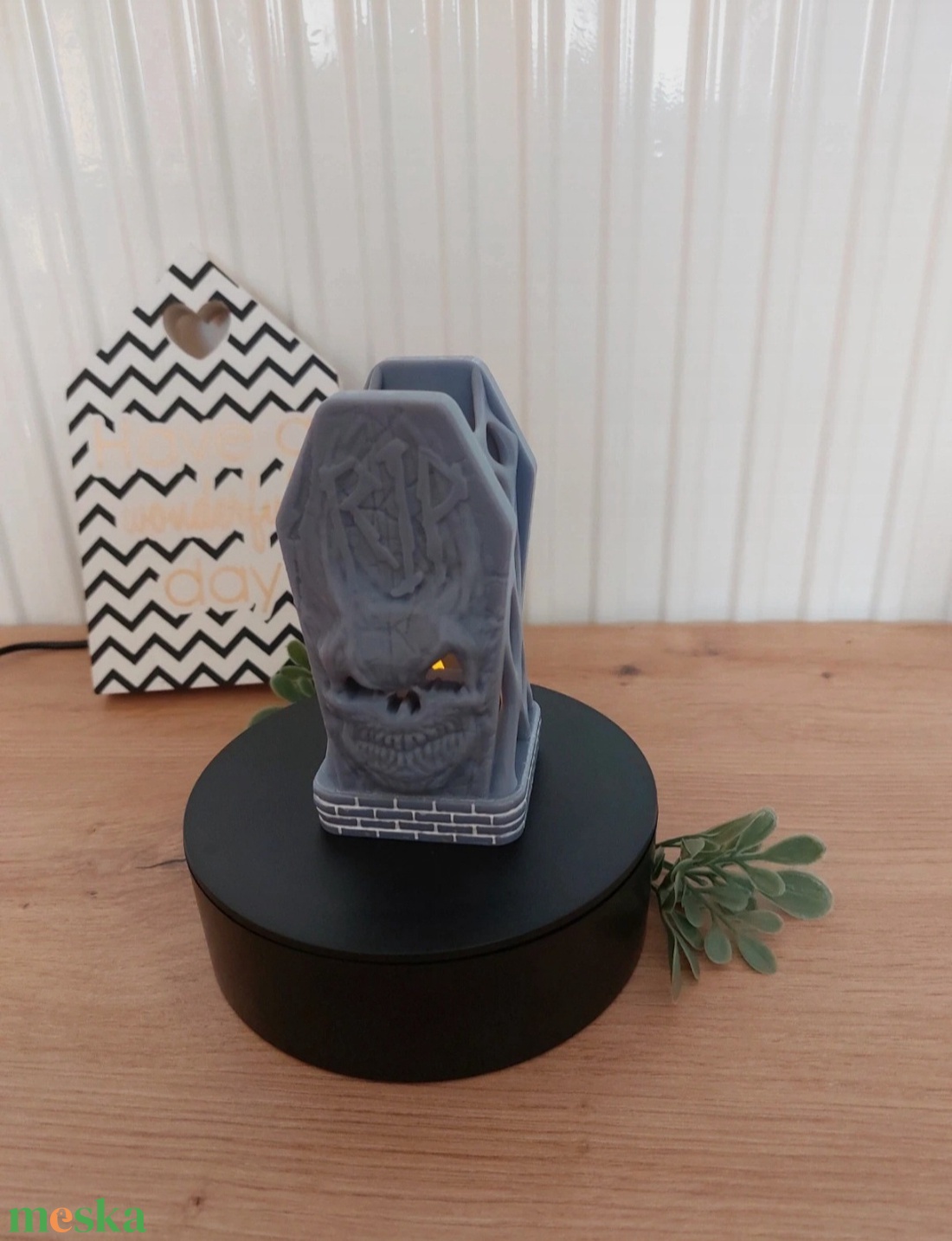RIP feliratos, koponyás, koptattott sírkő hatású mécsestartó, Led gyertyatartó, dekoráció, új - otthon & életmód - gyertya, illat, aroma - mécses és mécsestartó - Meska.hu