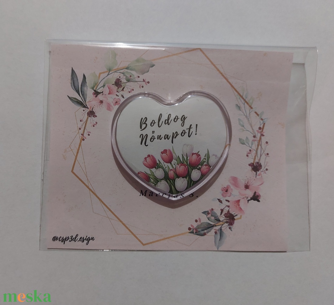 Nőnapi meglepetés, ami örök emlék marad - szív alakú kitűző, személyre szabható ��  - ékszer - kitűző és bross - Meska.hu