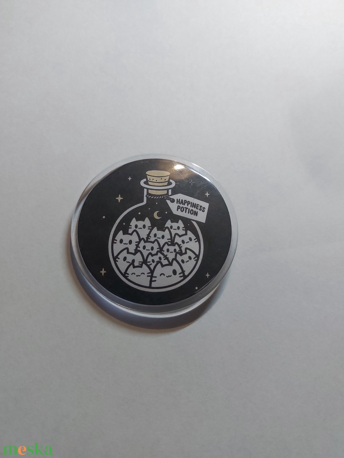 A legjobb orvosság, Cuki cicás kitűző, táskadísz, díszcsomagolásban, új - ékszer - kitűző és bross - Meska.hu