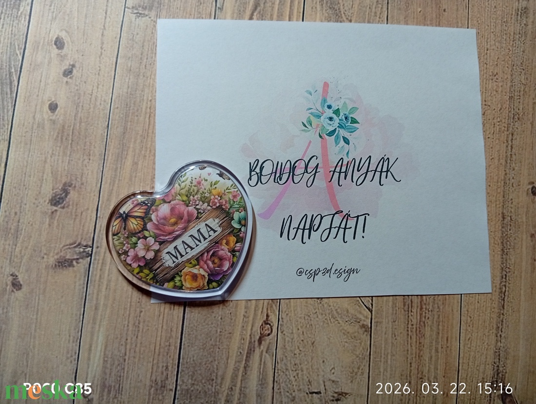 Anyák napi ajándék, egyedi kitűző díszcsomagolásban, ünnepi meglepetés, új - ékszer - kitűző és bross - Meska.hu