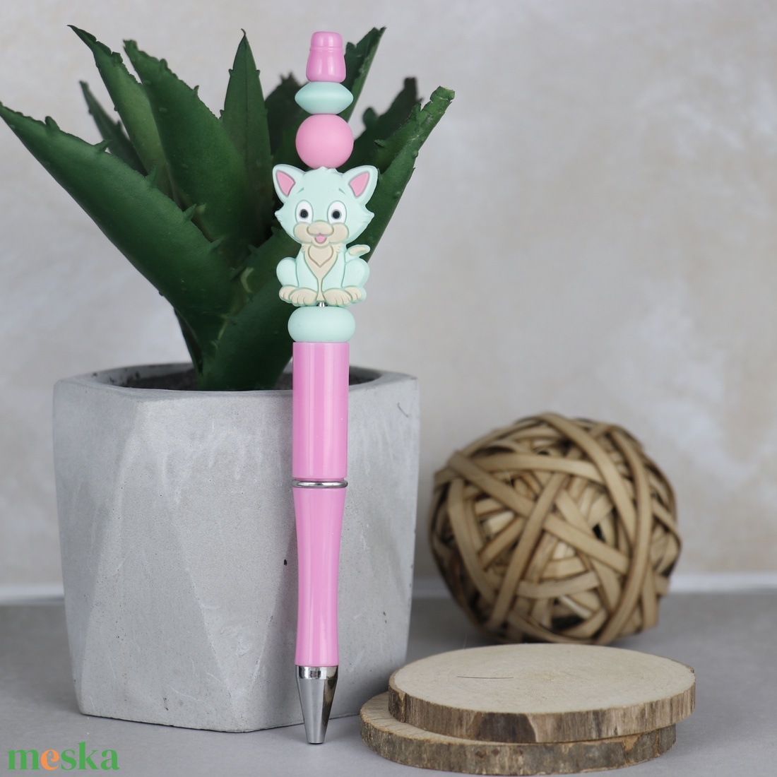 Egyedi toll-cica - otthon & életmód - papír, írószer - ceruza & toll - Meska.hu Egyedi toll-cica - otthon & életmód - papír, írószer - ceruza & toll - Meska.hu