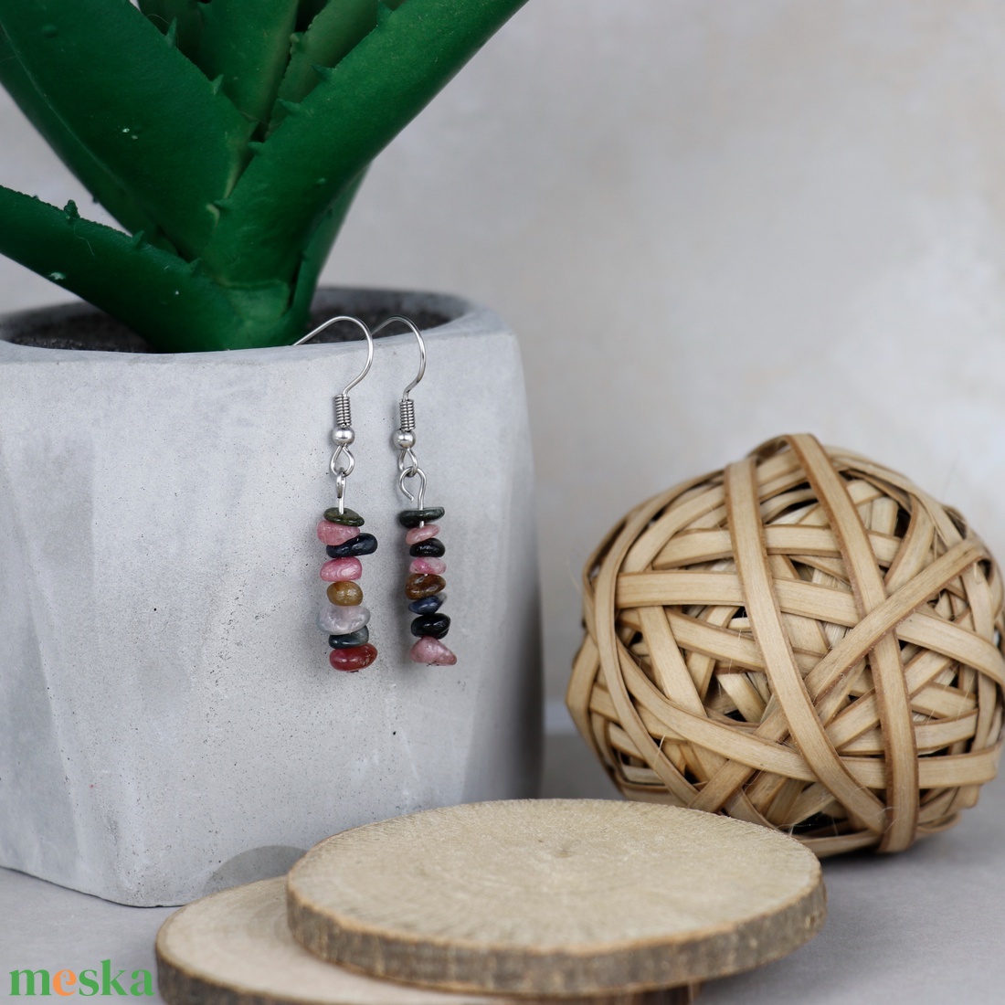 Turmalin törmelékköves fülbevaló - ékszer - fülbevaló - lógó fülbevaló - Meska.hu