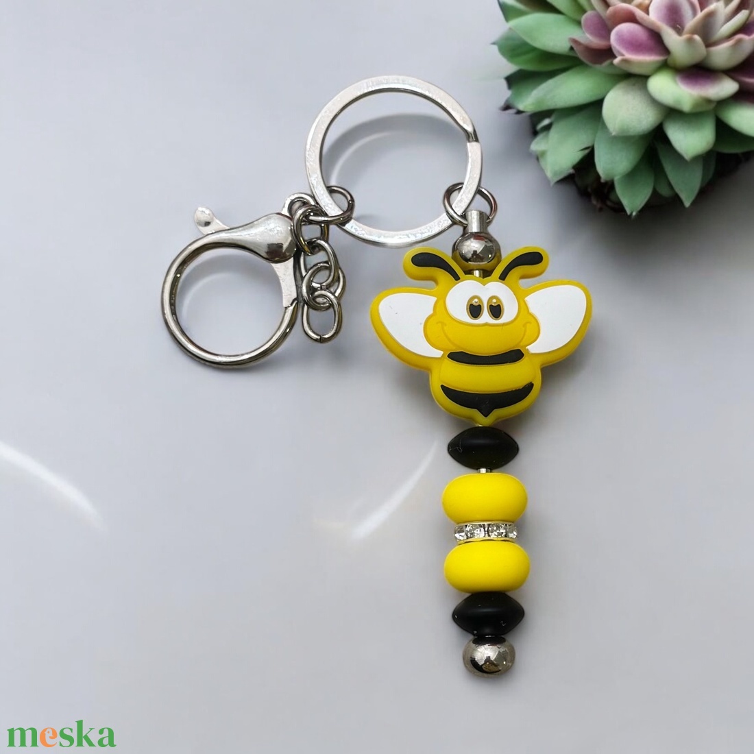 Egyedi méhecskés kulcstartó - táska & tok - kulcstartó & táskadísz - kulcstartó - Meska.hu Egyedi méhecskés kulcstartó - táska & tok - kulcstartó & táskadísz - kulcstartó - Meska.hu