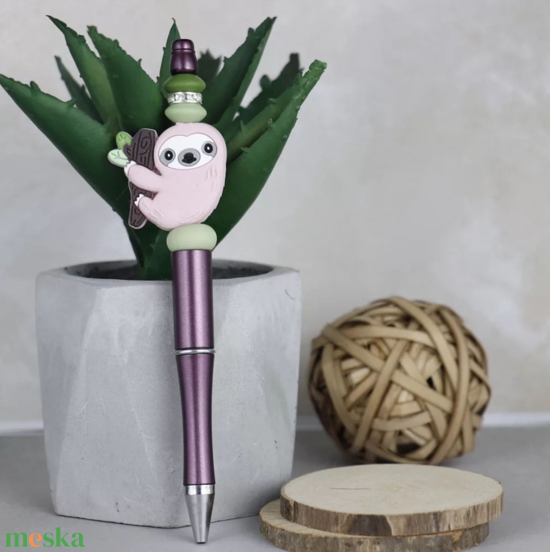 Egyedi toll-rózsaszín lajhár - otthon & életmód - papír, írószer - ceruza & toll - Meska.hu Egyedi toll-rózsaszín lajhár - otthon & életmód - papír, írószer - ceruza & toll - Meska.hu