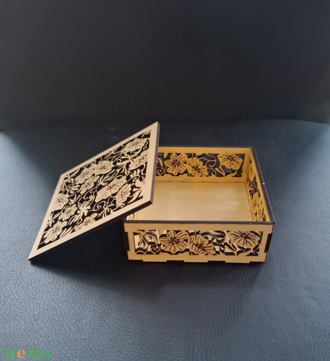 Virágmintás doboz - otthon & életmód - dekoráció - asztal és polc dekoráció - díszdoboz - Meska.hu