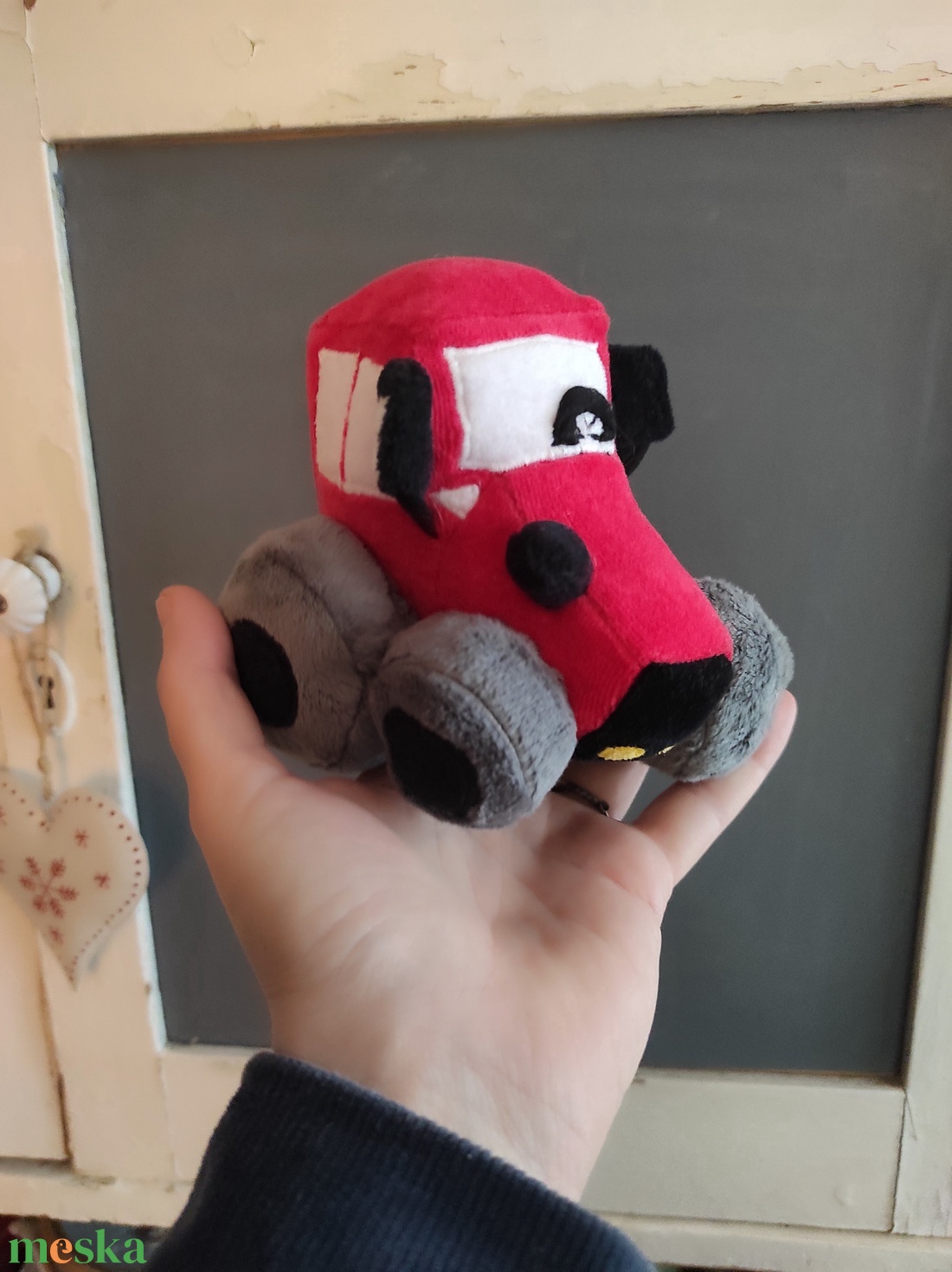 Mini Plüss traktor piros  - játék & sport - plüssállat & játékfigura - plüss autó & motor - Meska.hu