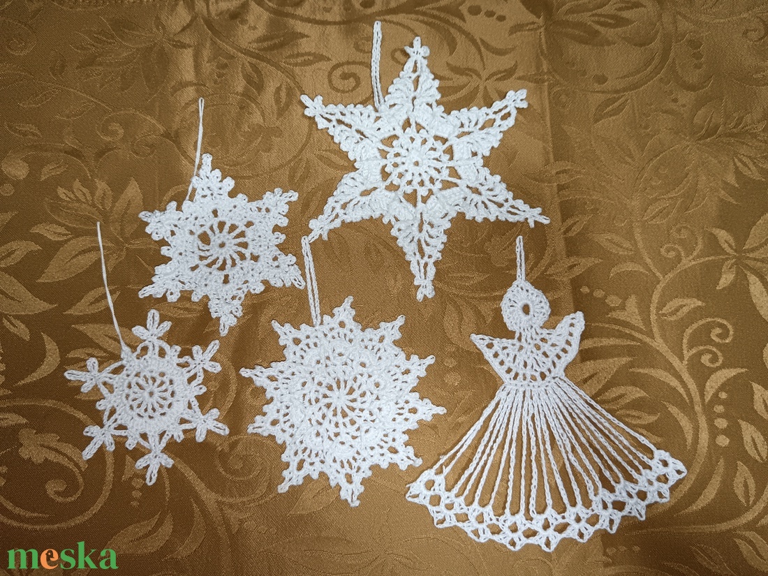 12 db-os horgolt karácsonyfadísz: horgolt hópehely és angyalka - karácsony - karácsonyi lakásdekoráció - karácsonyfadíszek - Meska.hu