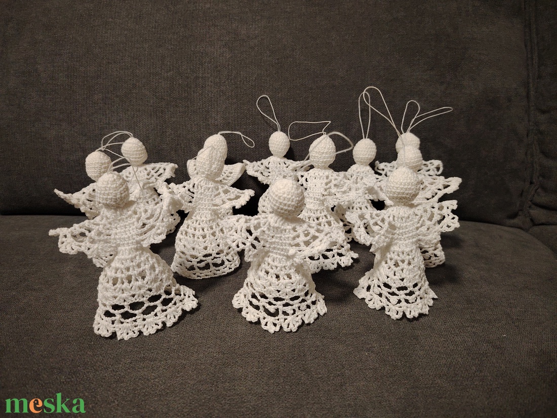 Horgolt angyalkák  - karácsony - karácsonyi lakásdekoráció - karácsonyfadíszek - Meska.hu