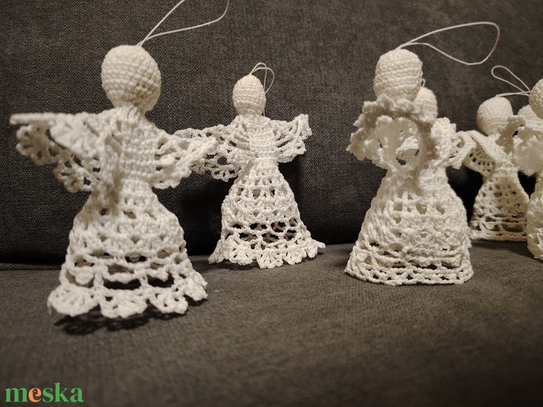 Horgolt angyalkák  - karácsony - karácsonyi lakásdekoráció - karácsonyfadíszek - Meska.hu