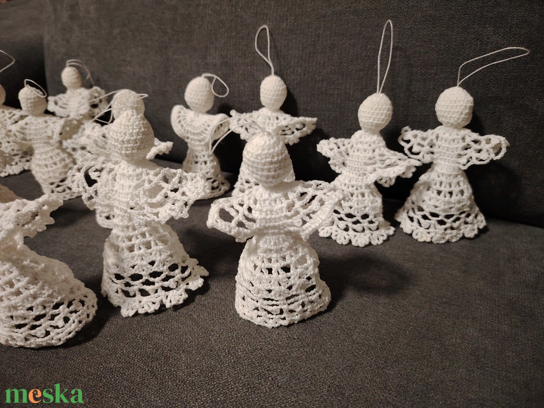 Horgolt angyalkák  - karácsony - karácsonyi lakásdekoráció - karácsonyfadíszek - Meska.hu