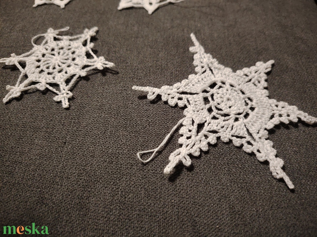 6 db Horgolt hópehely, karácsonyfa dísz  - karácsony - karácsonyi lakásdekoráció - karácsonyfadíszek - Meska.hu