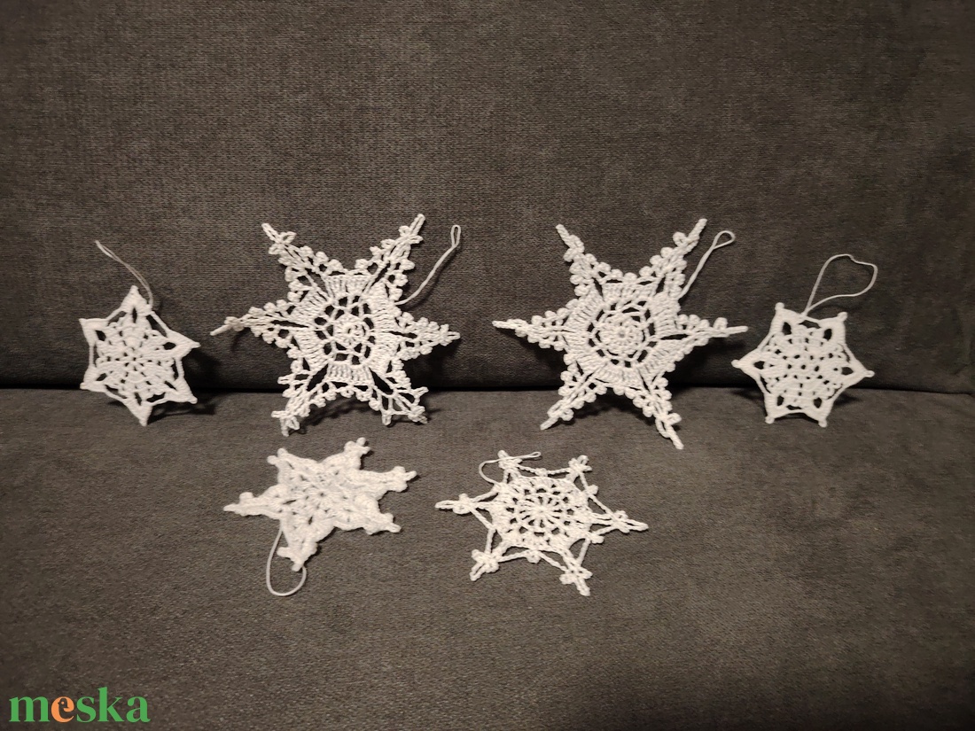 6 db Horgolt hópehely, karácsonyfa dísz  - karácsony - karácsonyi lakásdekoráció - karácsonyfadíszek - Meska.hu