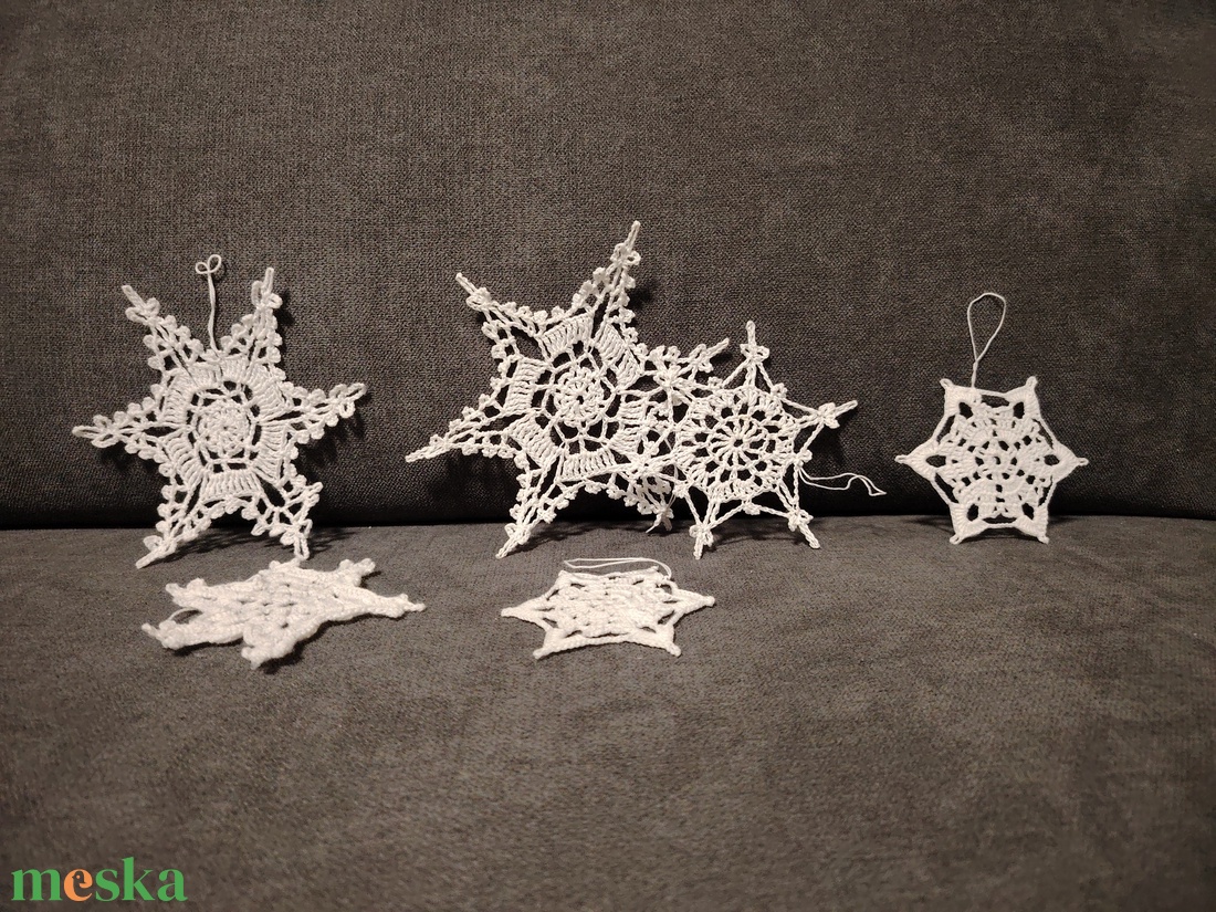 6 db Horgolt hópehely, karácsonyfa dísz  - karácsony - karácsonyi lakásdekoráció - karácsonyfadíszek - Meska.hu