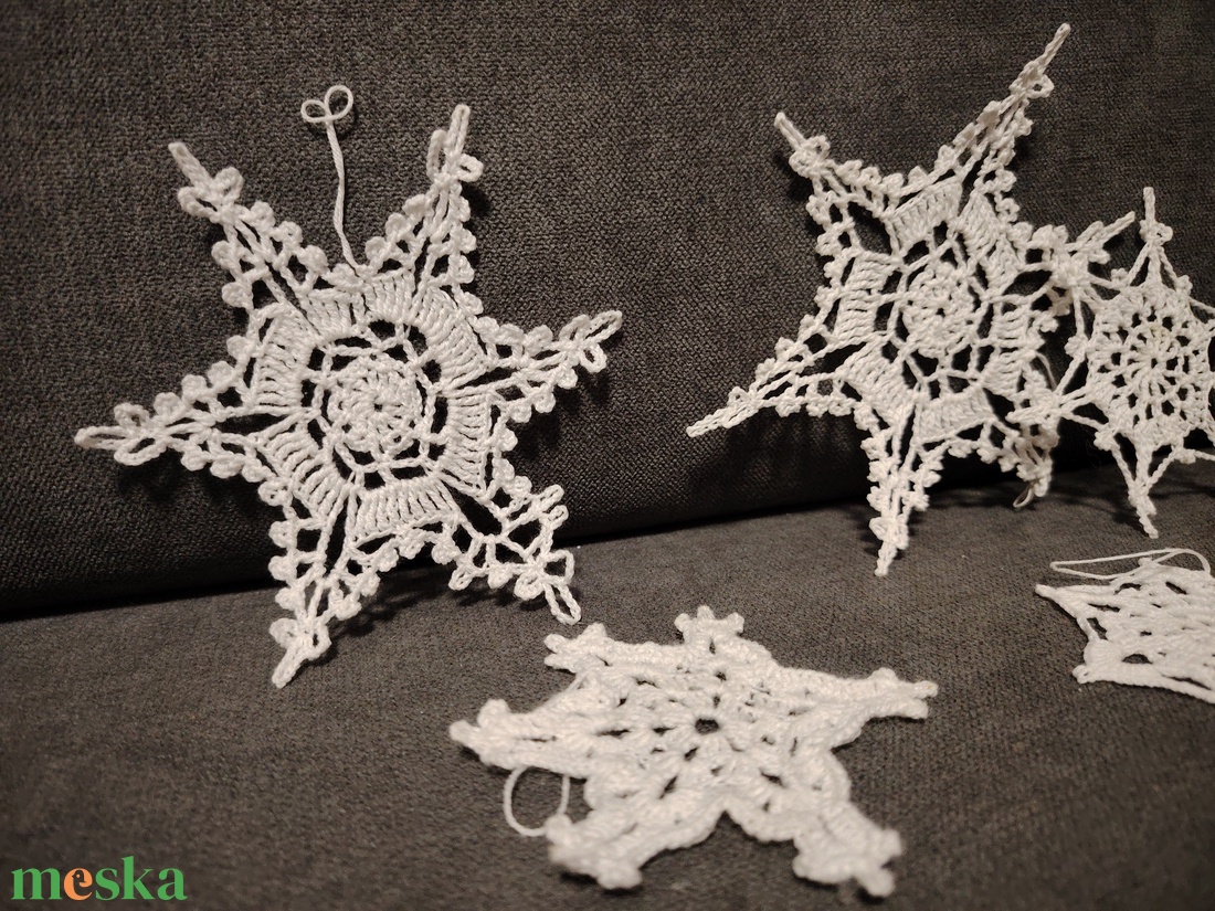 6 db Horgolt hópehely, karácsonyfa dísz  - karácsony - karácsonyi lakásdekoráció - karácsonyfadíszek - Meska.hu