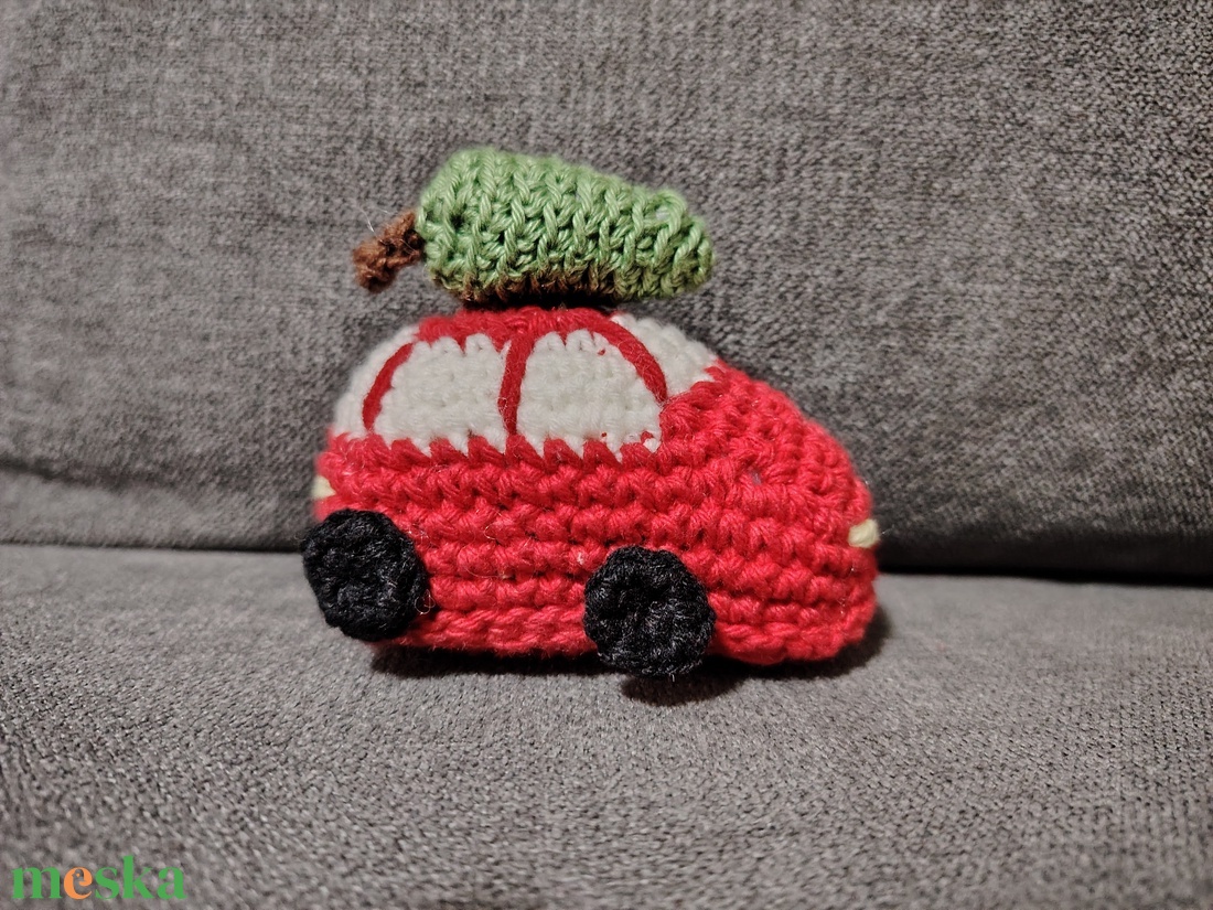 Horgolt karácsonyi autó  - karácsony - karácsonyi lakásdekoráció - karácsonyfadíszek - Meska.hu