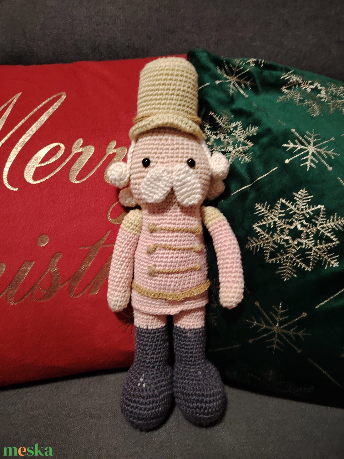 Horgolt diótörő - karácsony - karácsonyi lakásdekoráció - karácsonyi manók, figurák - Meska.hu