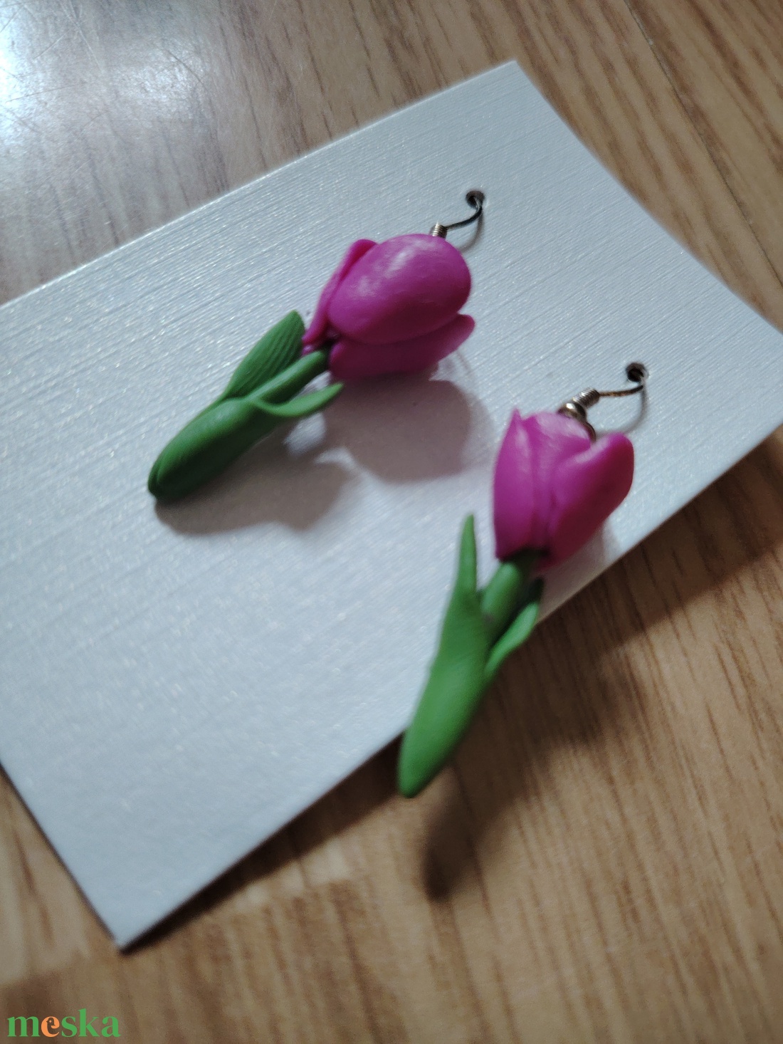 Tulipános süthető gyurma fülbevaló - ékszer - fülbevaló - lógó fülbevaló - Meska.hu