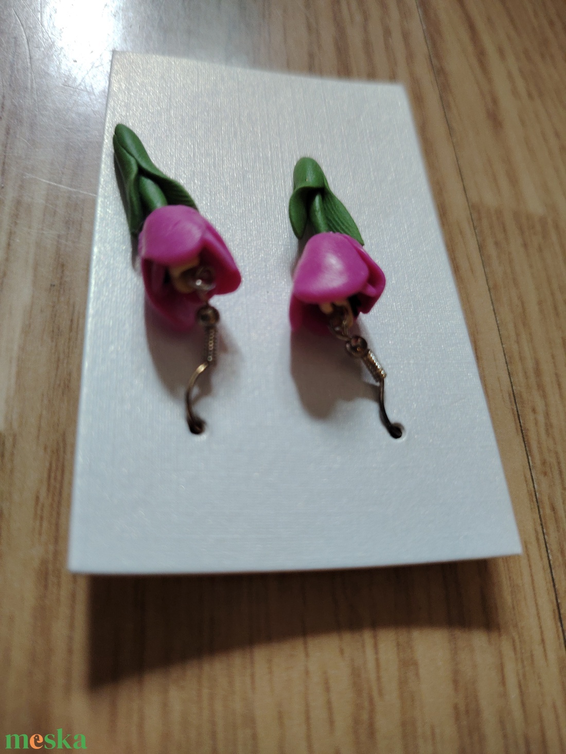 Tulipános süthető gyurma fülbevaló - ékszer - fülbevaló - lógó fülbevaló - Meska.hu