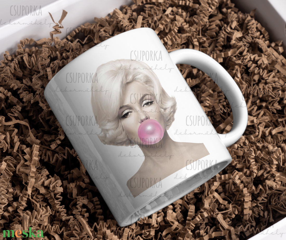 Retro bögre - Marylin rágóval - otthon & életmód - konyhafelszerelés, tálalás - tálalás - bögre & csésze - Meska.hu Retro bögre - Marylin rágóval - otthon & életmód - konyhafelszerelés, tálalás - tálalás - bögre & csésze - Meska.hu