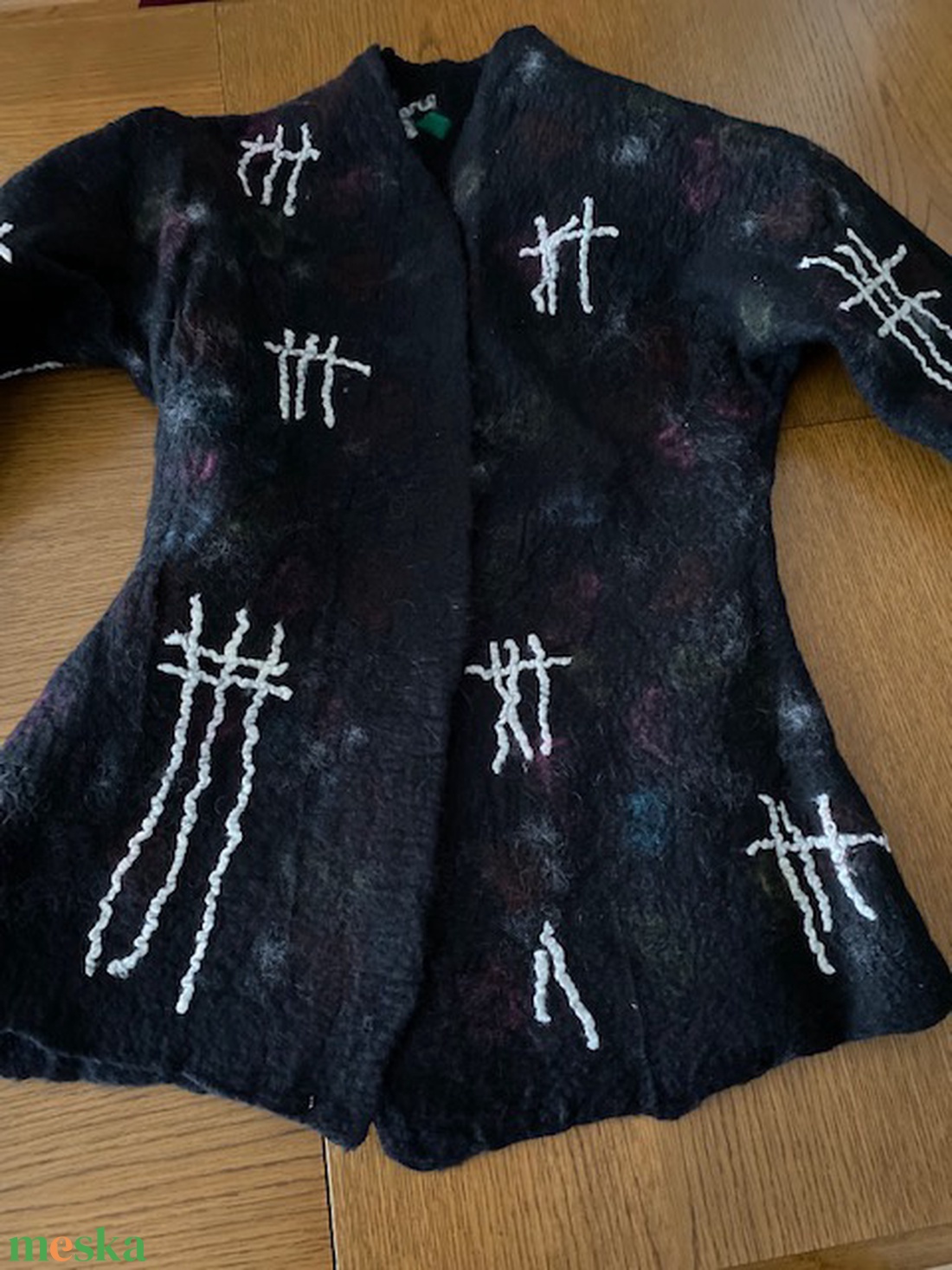  Kettő az egyben Fregoli Fekete mintas nemezelt gyapjú kabat mindket oldalán mas mintaval. 40-42 méret  - ruha & divat - női ruha - blézer & kosztüm - Meska.hu