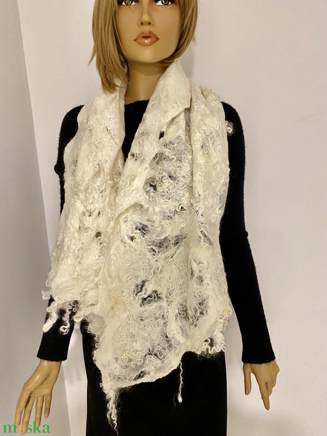 Nemezelt feher csipkeszeru konnyu gyapju sal - ruha & divat - sál, sapka, kendő - sál - Meska.hu