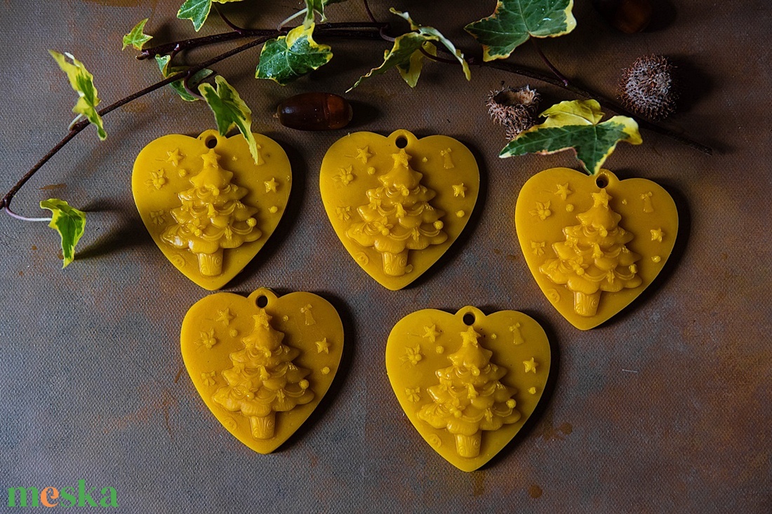 Fenyőfás   szív  /karácsonyfadísz/ - karácsony - karácsonyi lakásdekoráció - karácsonyfadíszek - Meska.hu