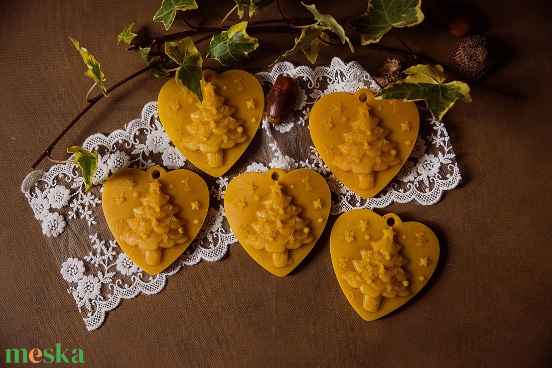 Fenyőfás   szív  /karácsonyfadísz/ - karácsony - karácsonyi lakásdekoráció - karácsonyfadíszek - Meska.hu