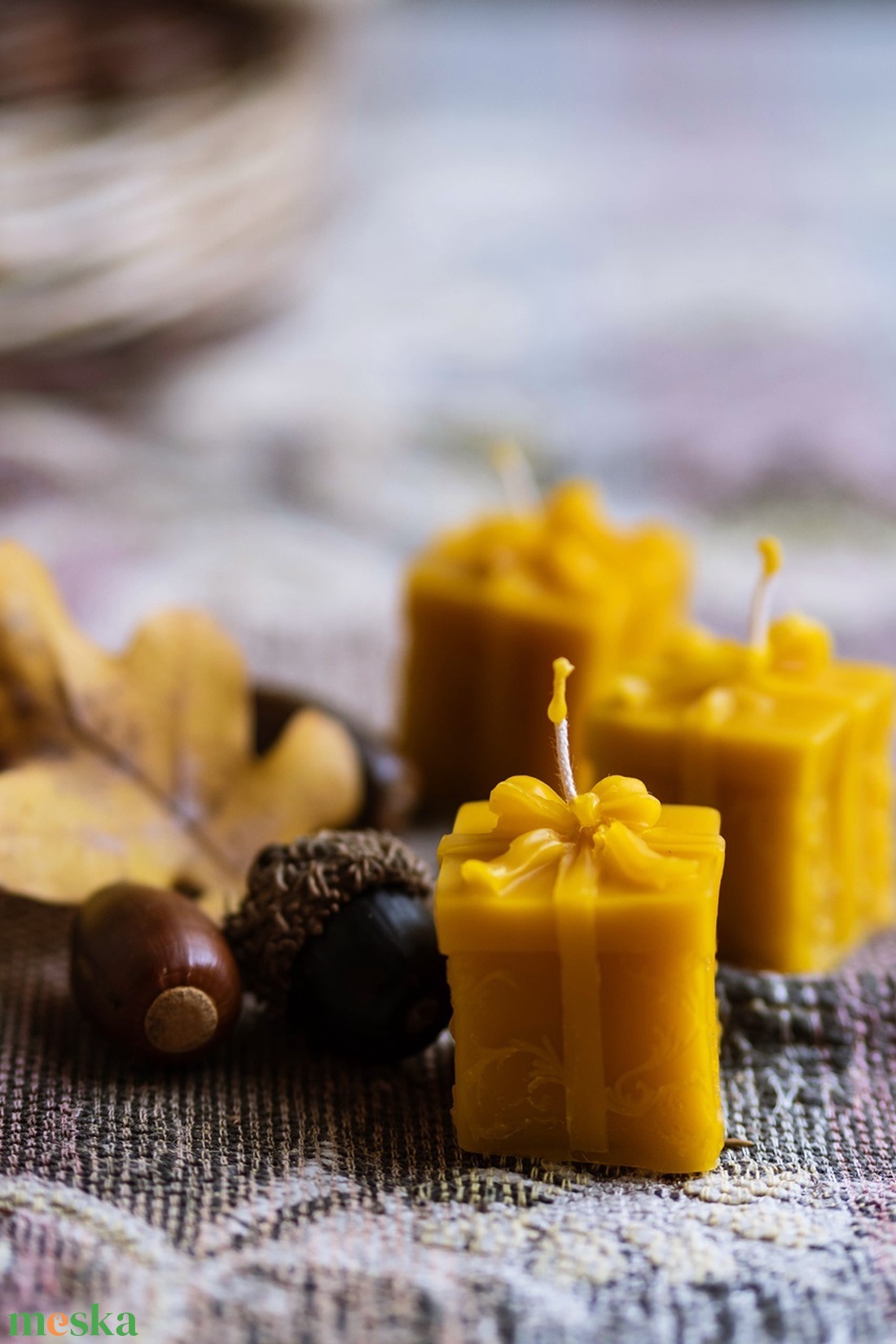 Kis ajándék /tortára is tehető gyertya/ - karácsony - adventi díszek - adventi gyertyadíszek és koszorúdíszek - Meska.hu