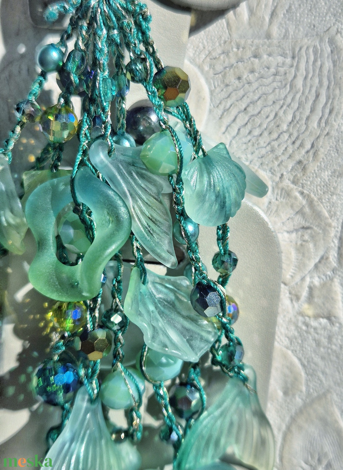 Türkiz arany gyöngy táskaékszer,  táskadísz. - táska & tok - kulcstartó & táskadísz - táskadísz - Meska.hu Türkiz arany gyöngy táskaékszer,  táskadísz. - táska & tok - kulcstartó & táskadísz - táskadísz - Meska.hu