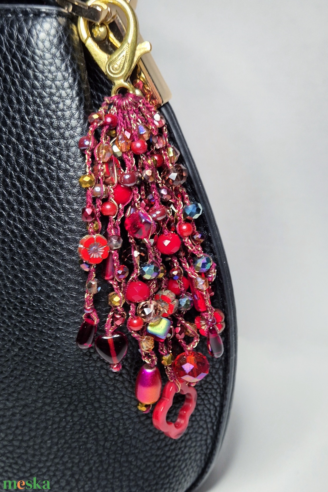 Horgolással készített arany, piros gyöngy taskaékszer  - táska & tok - kulcstartó & táskadísz - táskadísz - Meska.hu Horgolással készített arany, piros gyöngy taskaékszer  - táska & tok - kulcstartó & táskadísz - táskadísz - Meska.hu