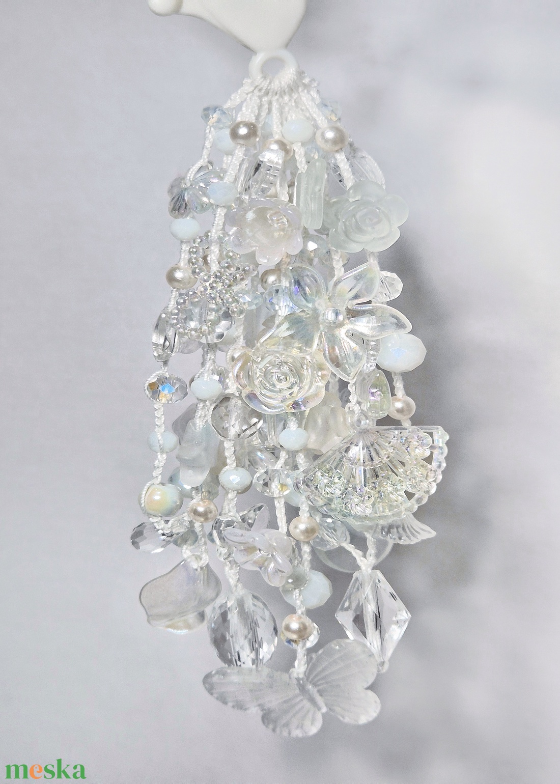 Fehér, gyöngyház táskaékszer  - táska & tok - kulcstartó & táskadísz - táskadísz - Meska.hu