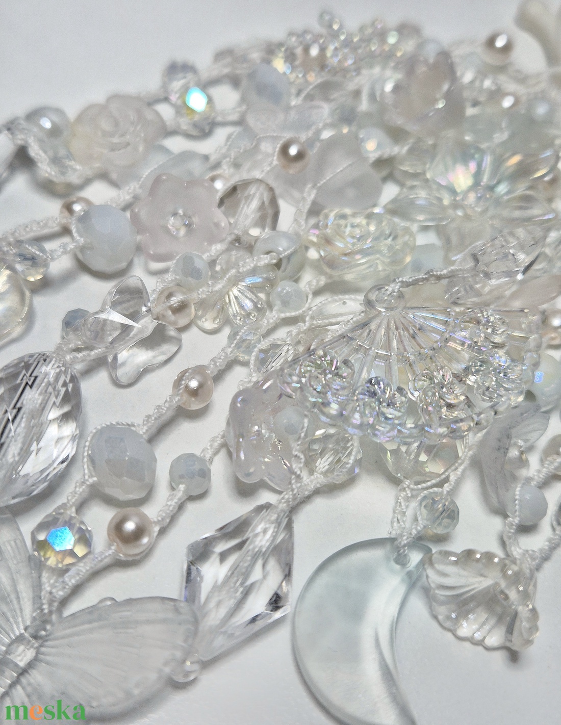 Fehér, gyöngyház táskaékszer  - táska & tok - kulcstartó & táskadísz - táskadísz - Meska.hu