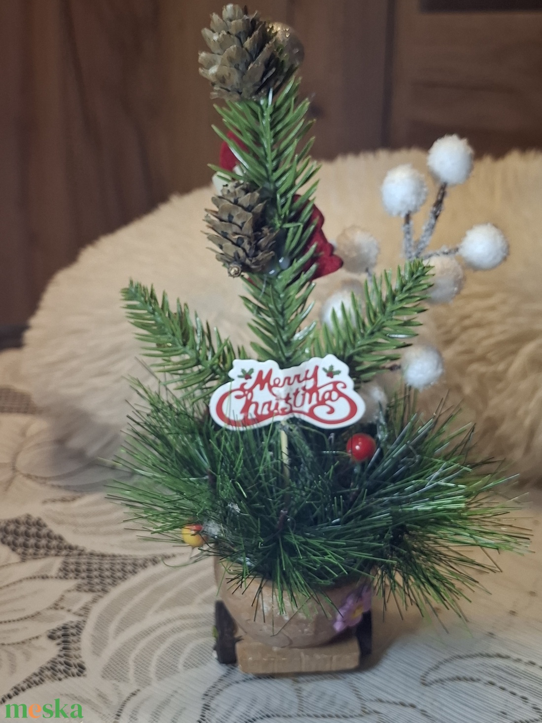 �Macimikulás kisszekérrel és műfenyő ágakkal� - karácsony - karácsonyi lakásdekoráció - karácsonyi lakásdíszek - Meska.hu