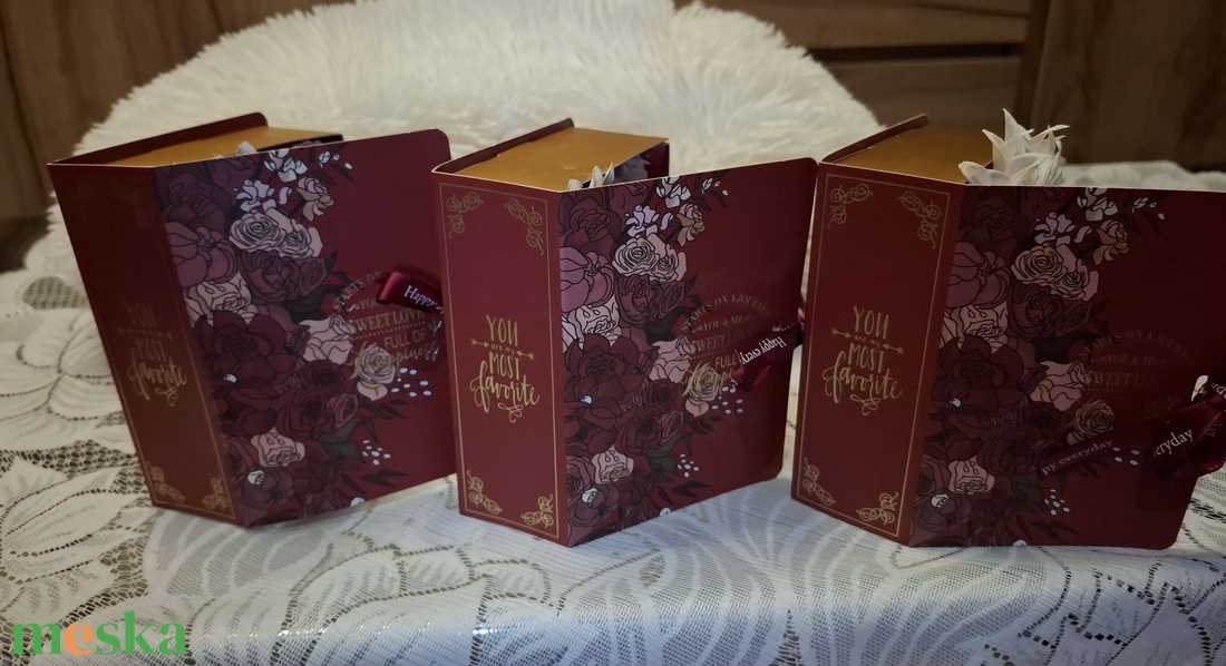 �anyáknapi könyvalakú virágbox� - otthon & életmód - virágdekoráció - virágok - virágbox - Meska.hu