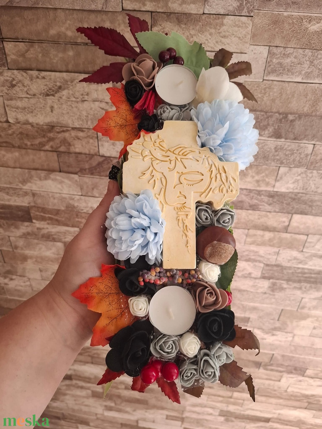 Sírdísz/kegyeleti dísz Keresztel és Jézus arcával - otthon & életmód - vallás - temetkezési tárgy - sírdísz, kegyeleti dísz - Meska.hu