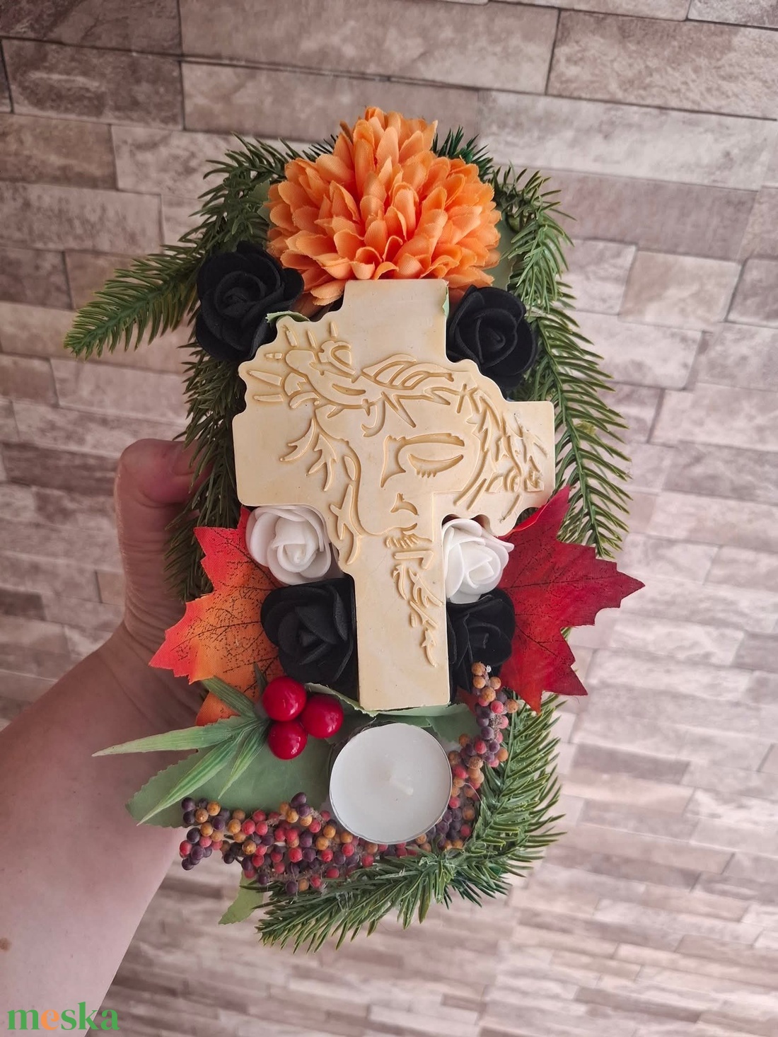 Sírdísz/kegyeleti dísz Keresztel és Jézus arcával - otthon & életmód - vallás - temetkezési tárgy - sírdísz, kegyeleti dísz - Meska.hu