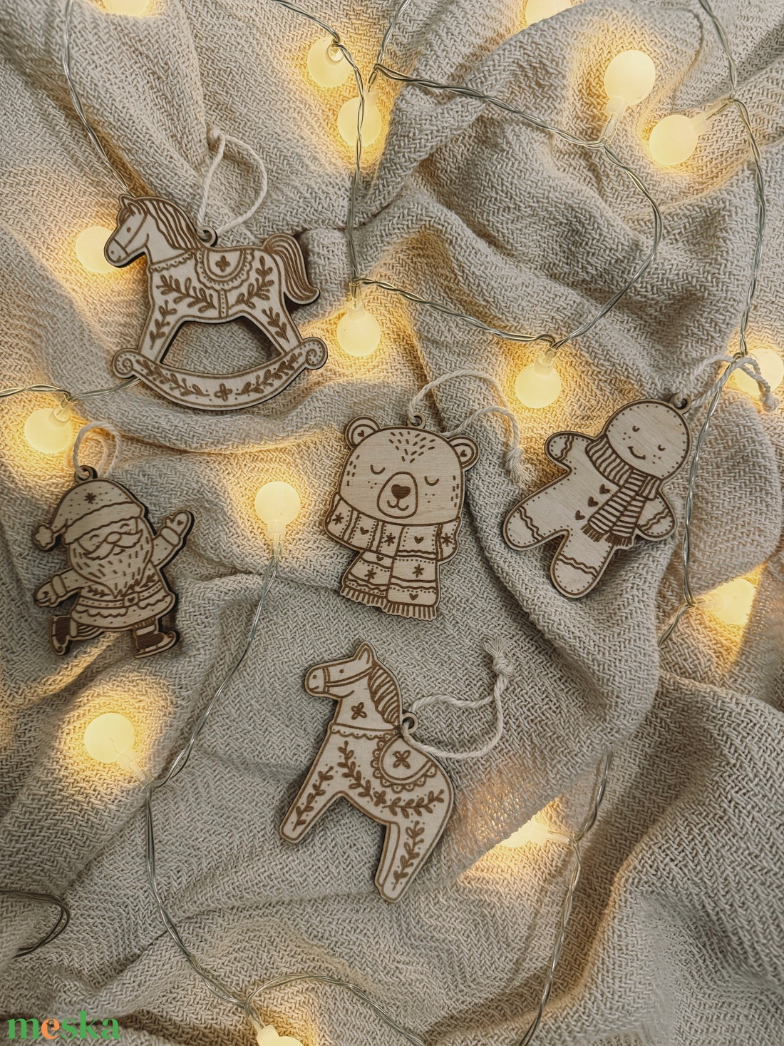 Natúr fa gravírozott karácsonyfadísz szett  5 db - karácsony - karácsonyi lakásdekoráció - karácsonyfadíszek - Meska.hu