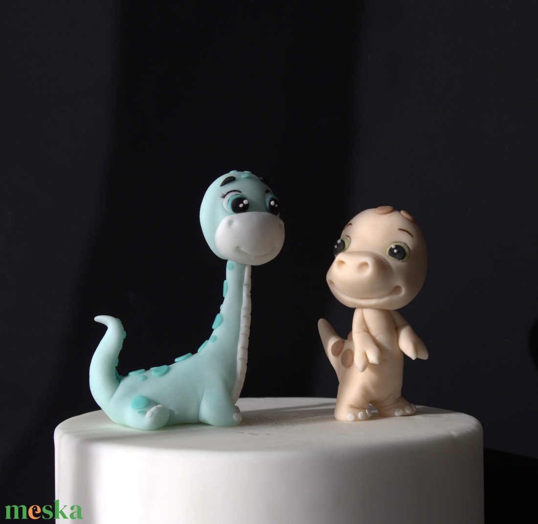 Egyedi dinó torta figurák - Kézzel készített tortadísz gyerek szülinapi tortákhoz - otthon & életmód - konyhafelszerelés, tálalás - sütés, főzés - sütidísz - Meska.hu Egyedi dinó torta figurák - Kézzel készített tortadísz gyerek szülinapi tortákhoz - otthon & életmód - konyhafelszerelés, tálalás - sütés, főzés - sütidísz - Meska.hu