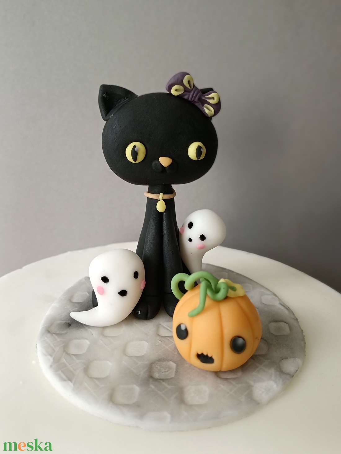 Masnis fekete cica szellemekkel és tökkel Halloween tortadísz - otthon & életmód - konyhafelszerelés, tálalás - sütés, főzés - sütidísz - Meska.hu Masnis fekete cica szellemekkel és tökkel Halloween tortadísz - otthon & életmód - konyhafelszerelés, tálalás - sütés, főzés - sütidísz - Meska.hu