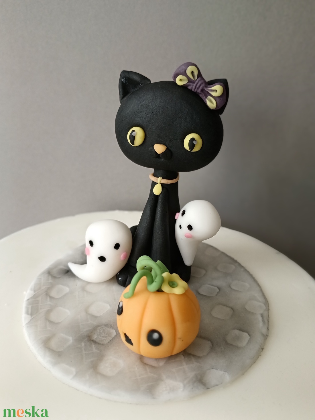 Masnis fekete cica szellemekkel és tökkel Halloween tortadísz - otthon & életmód - konyhafelszerelés, tálalás - sütés, főzés - sütidísz - Meska.hu Masnis fekete cica szellemekkel és tökkel Halloween tortadísz - otthon & életmód - konyhafelszerelés, tálalás - sütés, főzés - sütidísz - Meska.hu