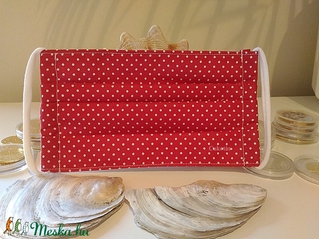 Pöttyös maszk, zsebes bélés, fülkímélő -  - Meska.hu