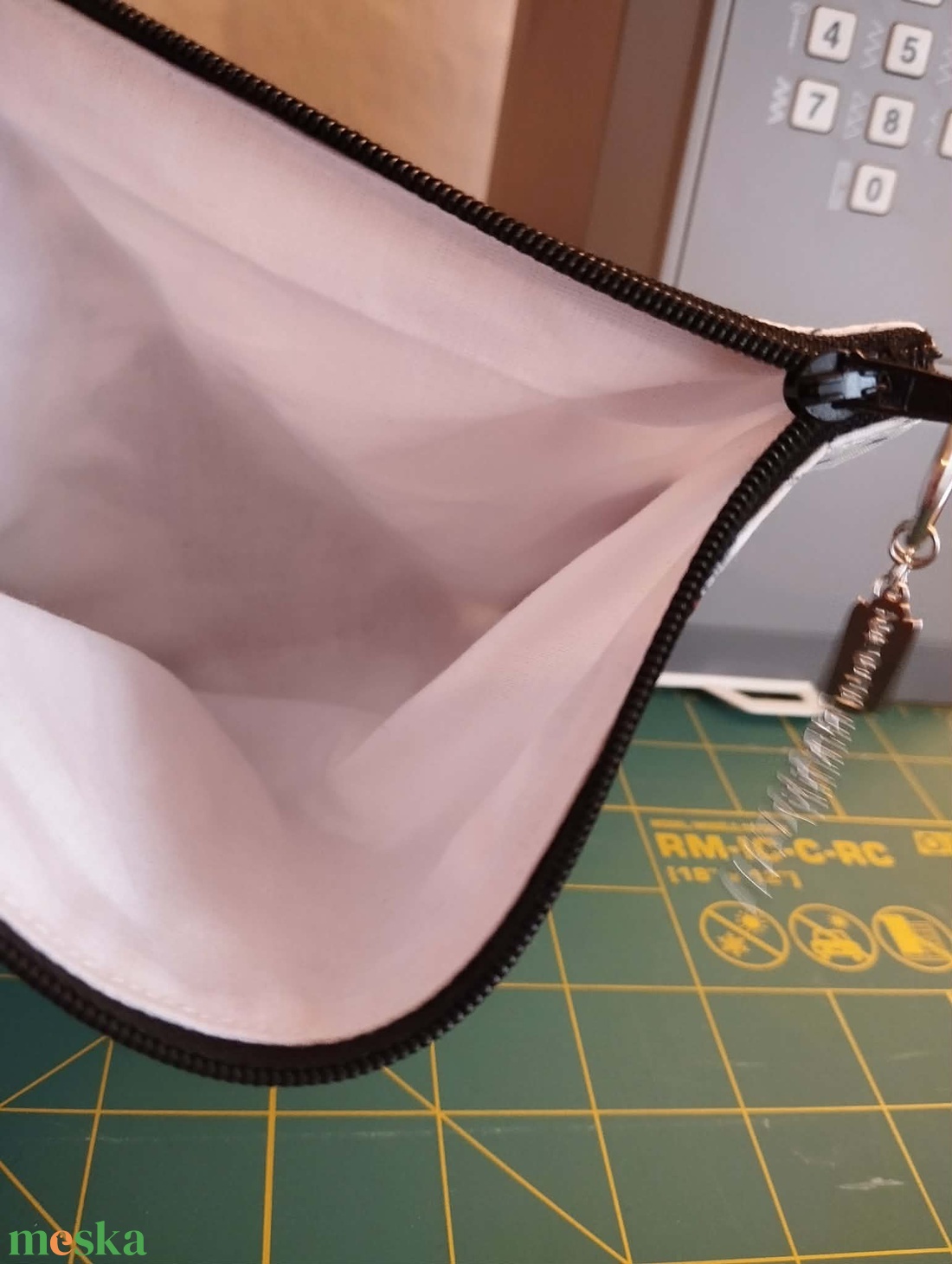 Neszesszer, táska rendező, apró holminak, nyúl. - táska & tok - neszesszer - Meska.hu