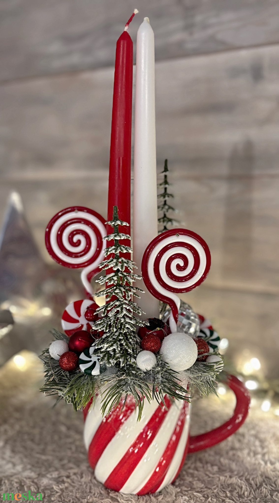 Piros fehér cukorkás gyertyás karácsonyi készítmény - karácsony - karácsonyi lakásdekoráció - ünnepi asztaldekoráció - Meska.hu