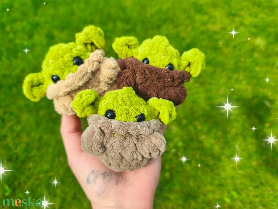 Horgolt űrbébi kulcstartó � kézzel készült amigurumi figura, több színben - táska & tok - kulcstartó & táskadísz - kulcstartó - Meska.hu